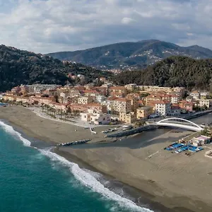 https://la-casetta-della-nonna-sestri-levante.hotelitalianriviera.com
